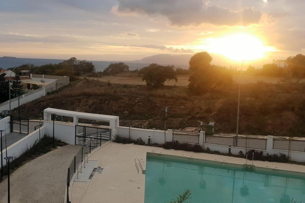 Atico Con Piscina, Golf, Vistas Al Mar Apartment Torre de Benagalbon Luaran gambar