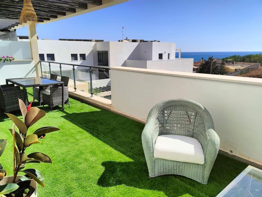 Atico Con Piscina, Golf, Vistas Al Mar Apartment Torre de Benagalbon Luaran gambar