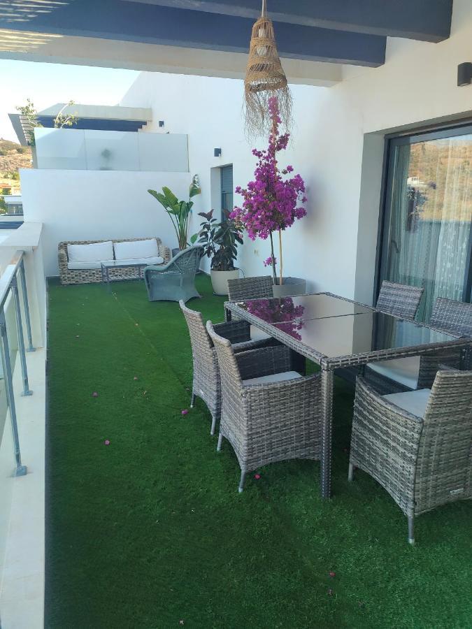 Atico Con Piscina, Golf, Vistas Al Mar Apartment Torre de Benagalbon Luaran gambar