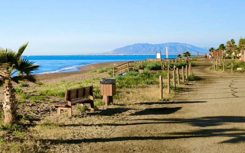 Atico Con Piscina, Golf, Vistas Al Mar Apartment Torre de Benagalbon Luaran gambar